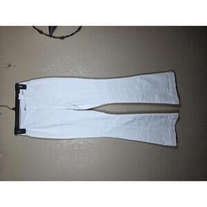 I.N.C. INTERNATIONAL CONCEPTS PETITE HIGH-RISE SEAMED FLARE- BRIGHT WHITE 0P